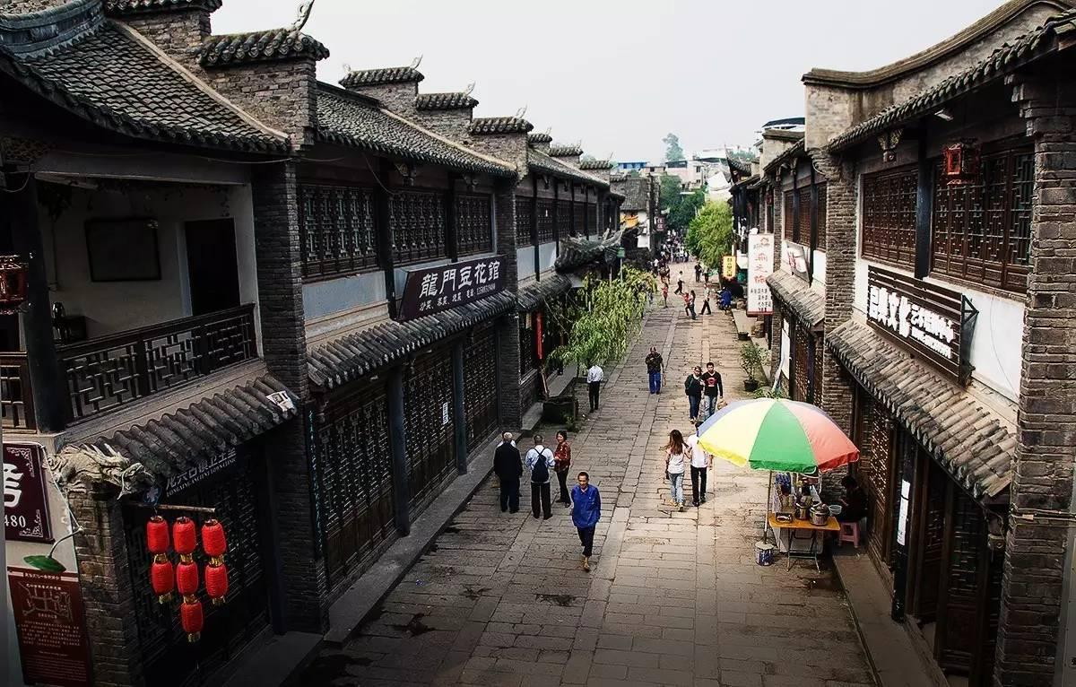 逛商场,忙大年
